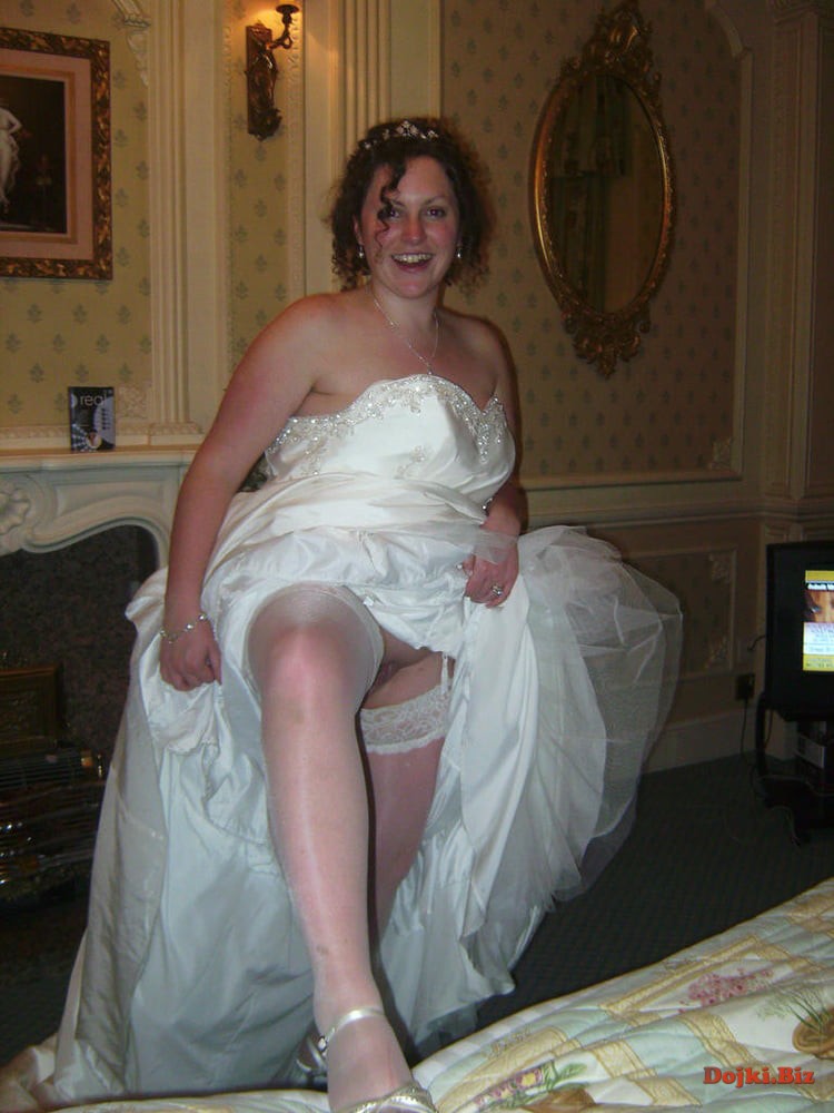 Невеста в готеле в брачную ночь