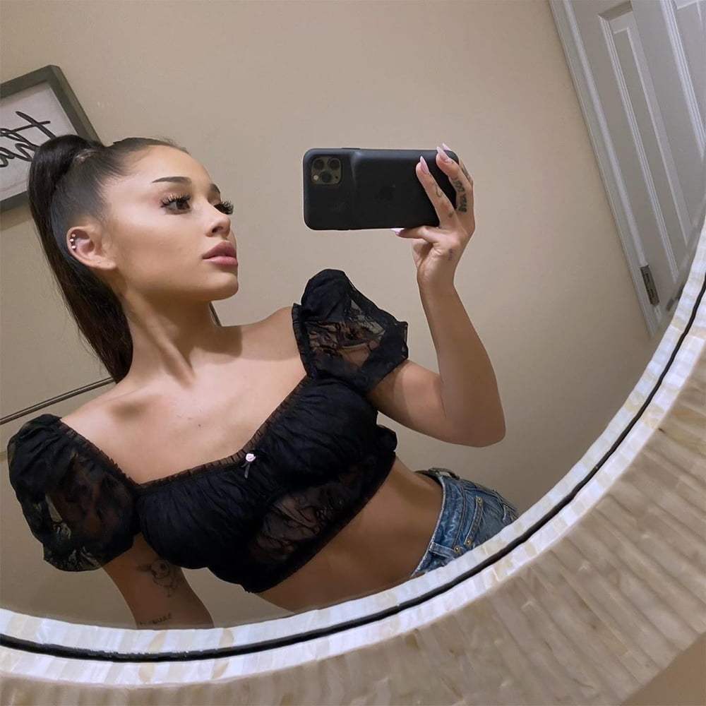 Ariana Grande 18