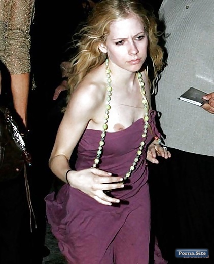 Avril Lavigne 28