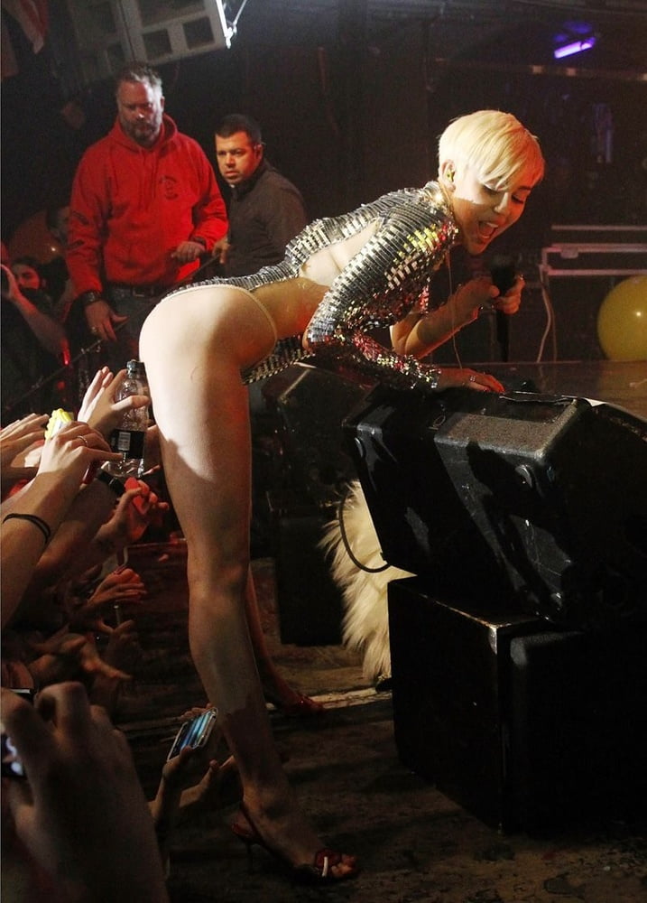 Miley Cyrus-15