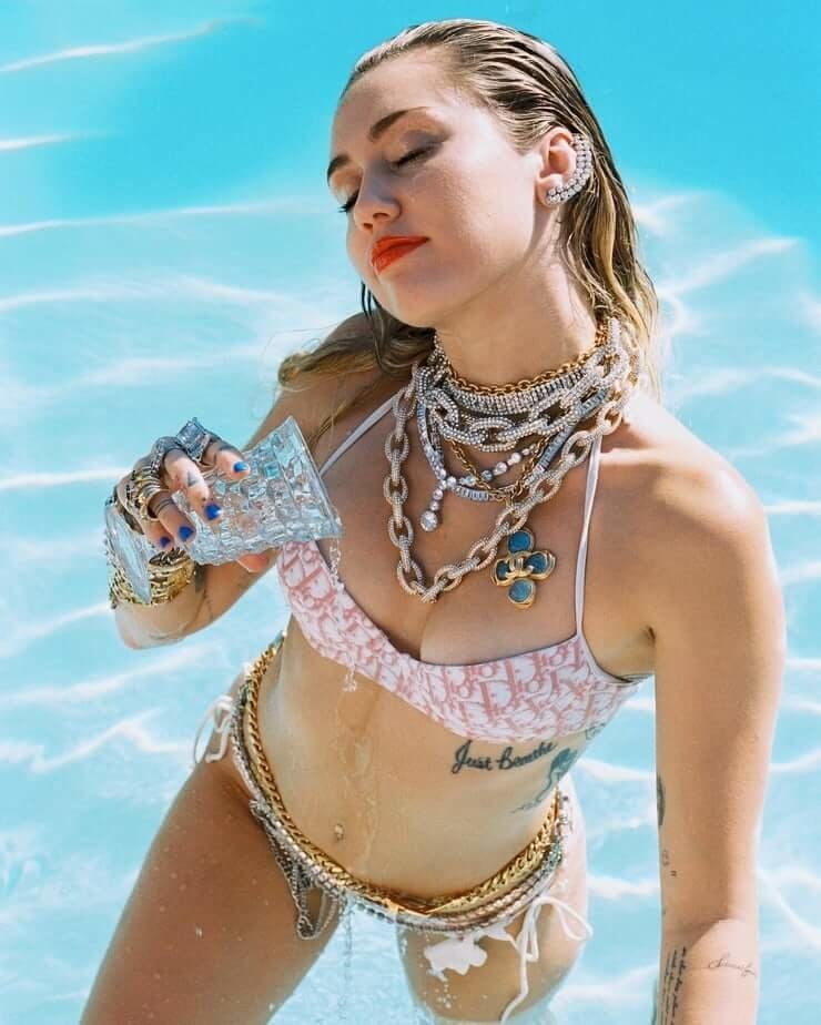 Miley Cyrus-193