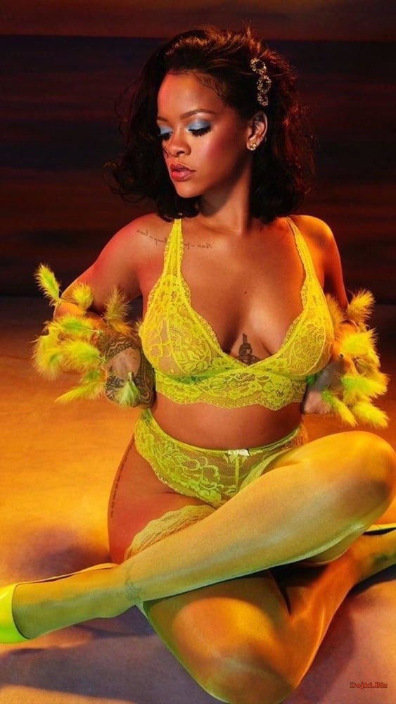 Rihanna 81