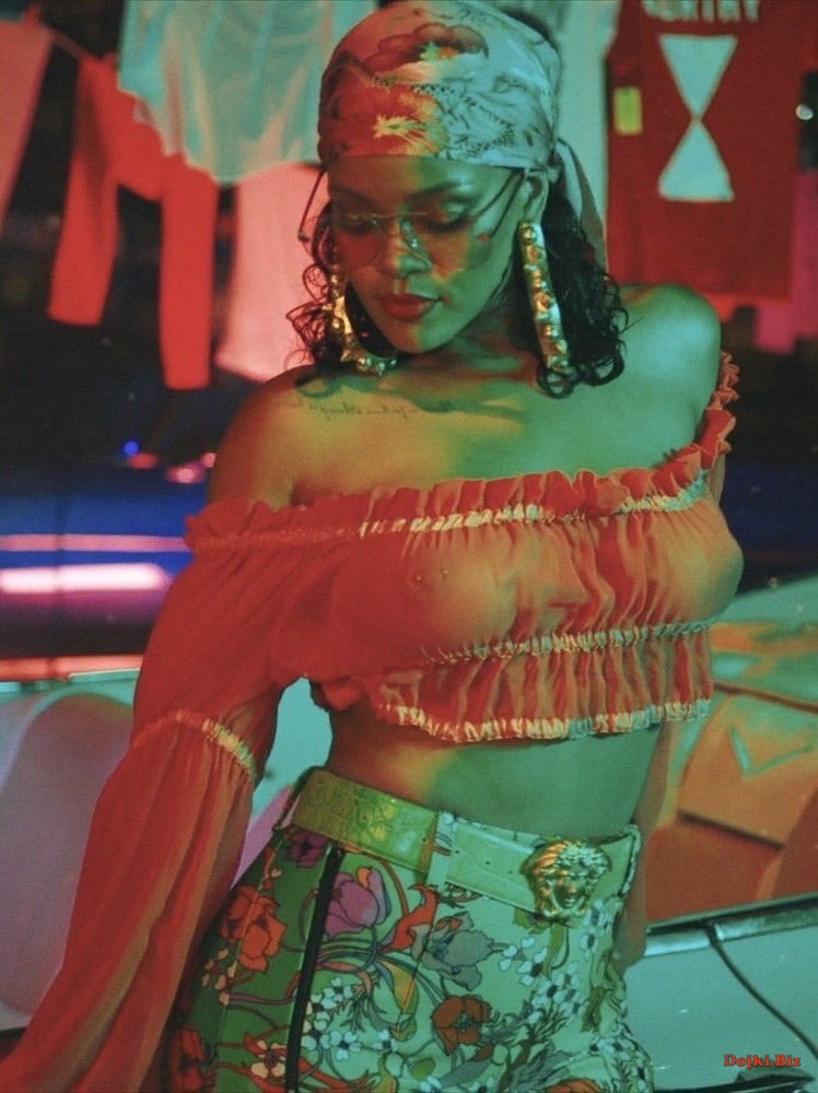 Rihanna 85